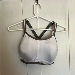 Natori yogi underwire Gray and White Women's Sports Bra